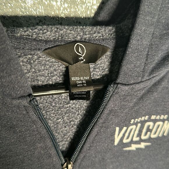 Volcom hoodie - Picture 2 of 4